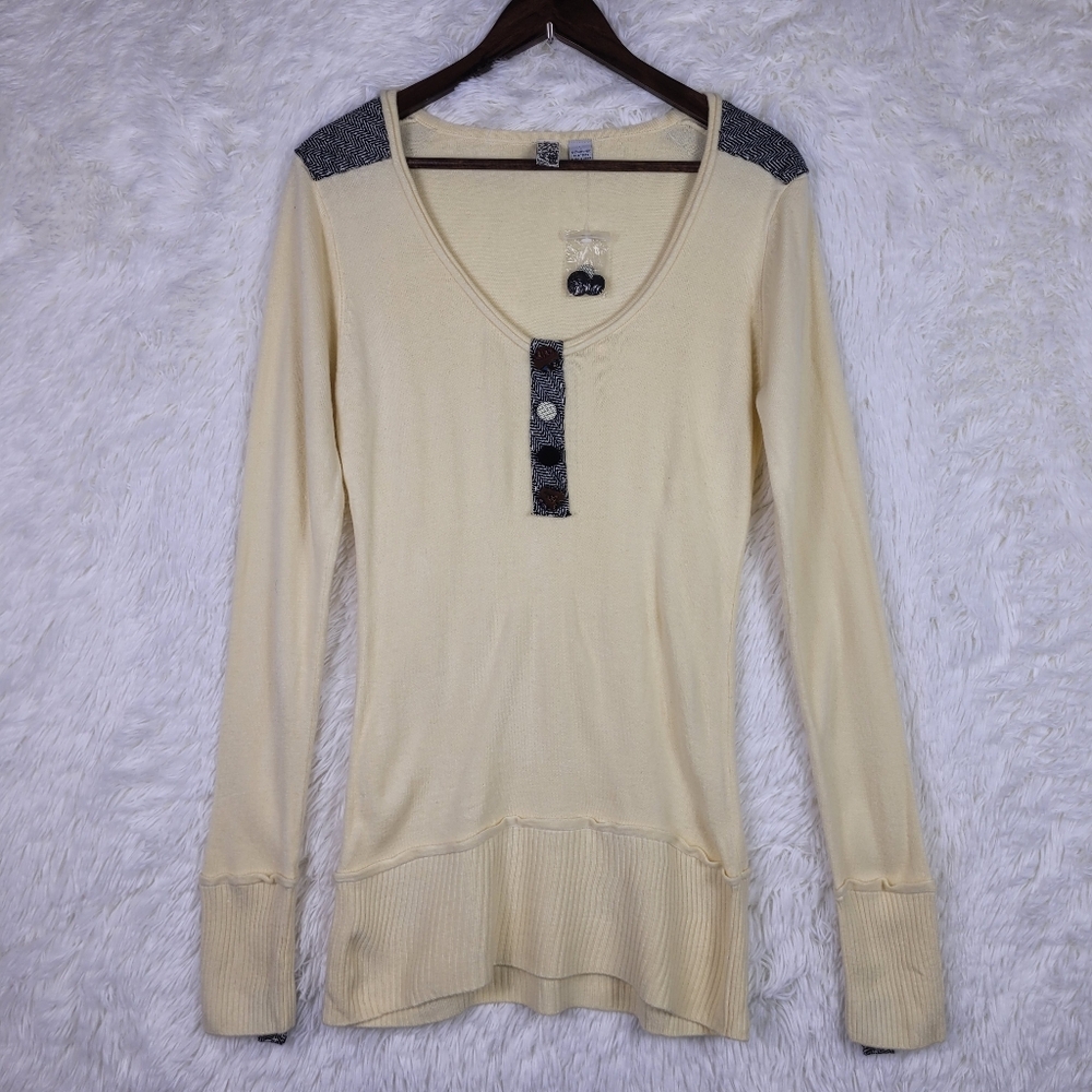 NWOT Buckle Bke L Round Neck Ivory Long Sleeve Shirt Western Coastal Cowgirl